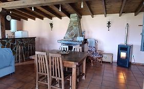 Casa Penelas, Petin